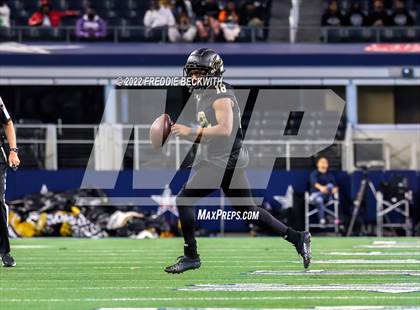 Thumbnail 3 in Port Neches-Groves vs. South Oak Cliff (UIL 5A D2 Final) photogallery.