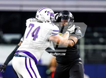 Thumbnail 2 in Port Neches-Groves vs. South Oak Cliff (UIL 5A D2 Final) photogallery.