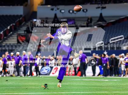 Thumbnail 2 in Port Neches-Groves vs. South Oak Cliff (UIL 5A D2 Final) photogallery.