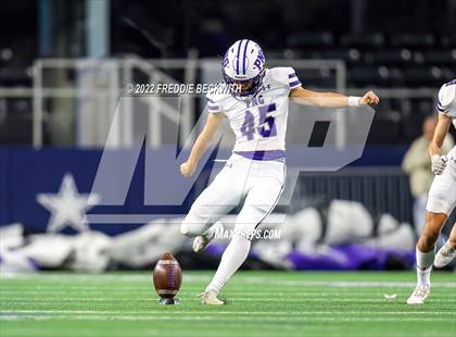 Thumbnail 3 in Port Neches-Groves vs. South Oak Cliff (UIL 5A D2 Final) photogallery.