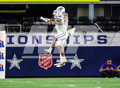 Thumbnail 3 in Port Neches-Groves vs. South Oak Cliff (UIL 5A D2 Final) photogallery.