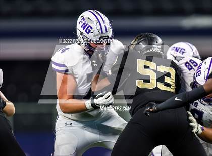 Thumbnail 2 in Port Neches-Groves vs. South Oak Cliff (UIL 5A D2 Final) photogallery.