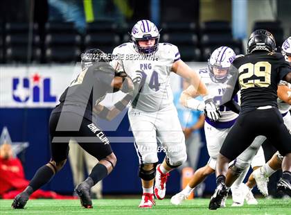 Thumbnail 2 in Port Neches-Groves vs. South Oak Cliff (UIL 5A D2 Final) photogallery.