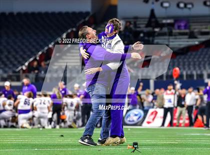 Thumbnail 1 in Port Neches-Groves vs. South Oak Cliff (UIL 5A D2 Final) photogallery.