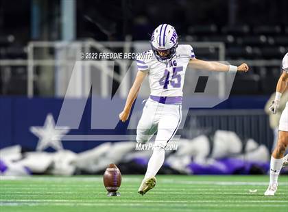 Thumbnail 2 in Port Neches-Groves vs. South Oak Cliff (UIL 5A D2 Final) photogallery.