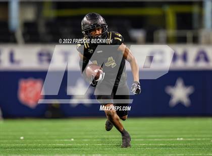 Thumbnail 2 in Port Neches-Groves vs. South Oak Cliff (UIL 5A D2 Final) photogallery.