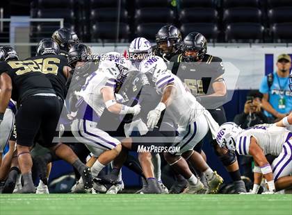 Thumbnail 2 in Port Neches-Groves vs. South Oak Cliff (UIL 5A D2 Final) photogallery.