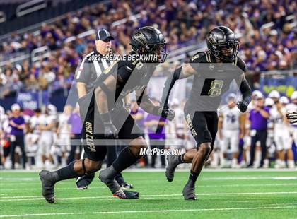 Thumbnail 2 in Port Neches-Groves vs. South Oak Cliff (UIL 5A D2 Final) photogallery.