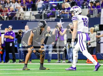 Thumbnail 1 in Port Neches-Groves vs. South Oak Cliff (UIL 5A D2 Final) photogallery.
