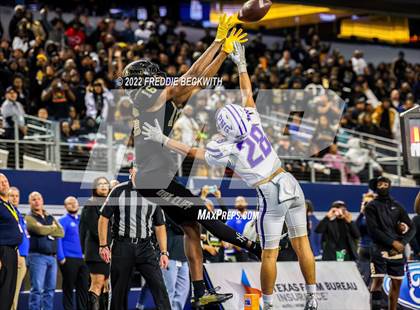Thumbnail 1 in Port Neches-Groves vs. South Oak Cliff (UIL 5A D2 Final) photogallery.