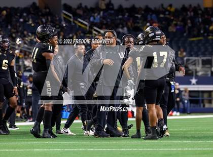 Thumbnail 2 in Port Neches-Groves vs. South Oak Cliff (UIL 5A D2 Final) photogallery.