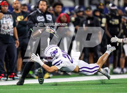 Thumbnail 2 in Port Neches-Groves vs. South Oak Cliff (UIL 5A D2 Final) photogallery.