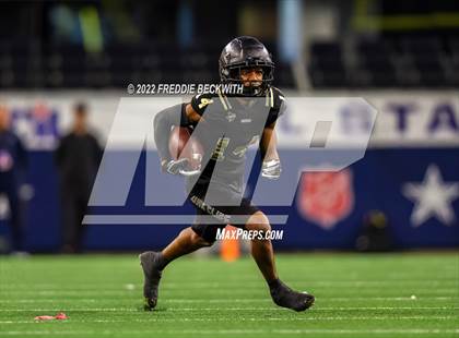 Thumbnail 3 in Port Neches-Groves vs. South Oak Cliff (UIL 5A D2 Final) photogallery.