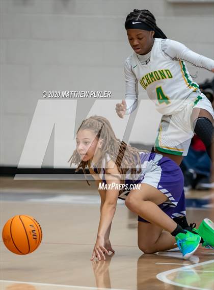 Thumbnail 3 in Village Christian Academy vs. Richmond (MLK Dream Jam at Terry Sanford) photogallery.