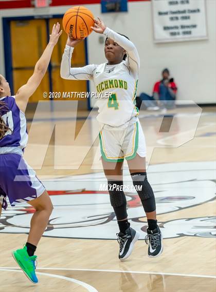 Thumbnail 1 in Village Christian Academy vs. Richmond (MLK Dream Jam at Terry Sanford) photogallery.