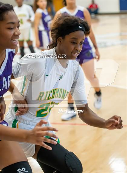 Thumbnail 3 in Village Christian Academy vs. Richmond (MLK Dream Jam at Terry Sanford) photogallery.
