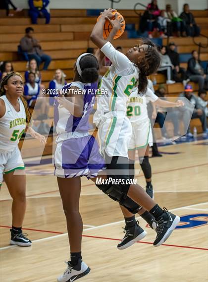 Thumbnail 1 in Village Christian Academy vs. Richmond (MLK Dream Jam at Terry Sanford) photogallery.
