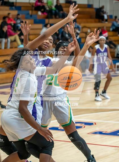 Thumbnail 3 in Village Christian Academy vs. Richmond (MLK Dream Jam at Terry Sanford) photogallery.