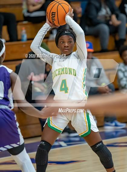 Thumbnail 1 in Village Christian Academy vs. Richmond (MLK Dream Jam at Terry Sanford) photogallery.