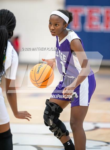 Thumbnail 2 in Village Christian Academy vs. Richmond (MLK Dream Jam at Terry Sanford) photogallery.