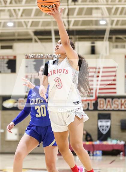 Thumbnail 2 in Clovis vs. Liberty (Nike Central Valley Showdown) photogallery.