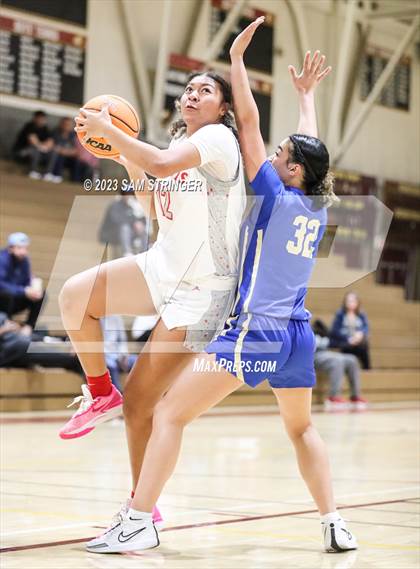Thumbnail 1 in Clovis vs. Liberty (Nike Central Valley Showdown) photogallery.