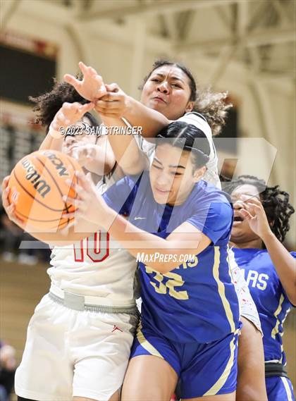 Thumbnail 3 in Clovis vs. Liberty (Nike Central Valley Showdown) photogallery.