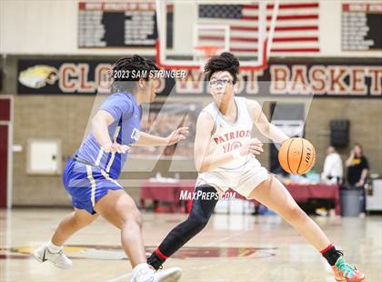 Thumbnail 2 in Clovis vs. Liberty (Nike Central Valley Showdown) photogallery.