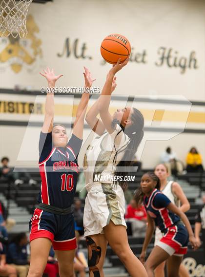 Thumbnail 2 in Oakland @ Mount Juliet photogallery.