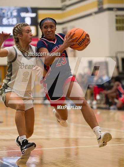 Thumbnail 1 in Oakland @ Mount Juliet photogallery.