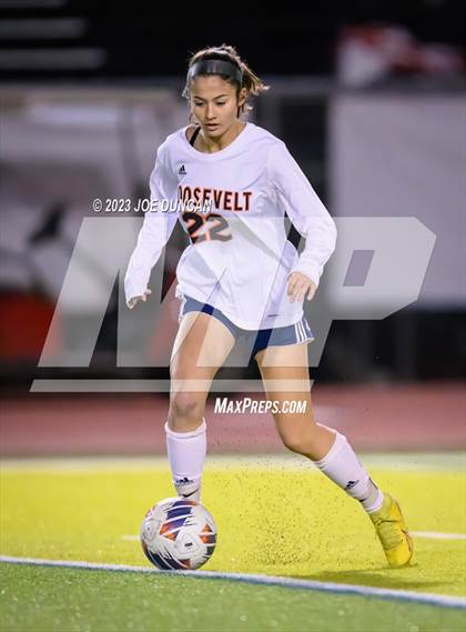 Thumbnail 1 in San Clemente vs Roosevelt (CIF-SS Division 1 Rd 1) photogallery.