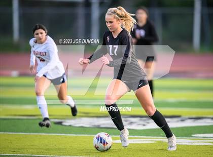 Thumbnail 2 in San Clemente vs Roosevelt (CIF-SS Division 1 Rd 1) photogallery.