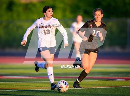 Thumbnail 2 in San Clemente vs Roosevelt (CIF-SS Division 1 Rd 1) photogallery.