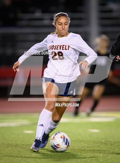 Thumbnail 3 in San Clemente vs Roosevelt (CIF-SS Division 1 Rd 1) photogallery.