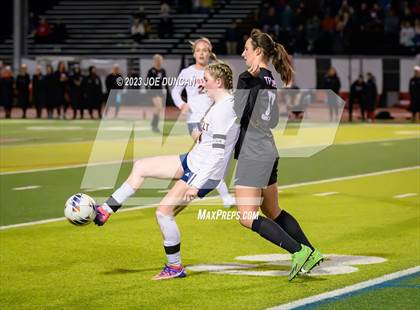 Thumbnail 2 in San Clemente vs Roosevelt (CIF-SS Division 1 Rd 1) photogallery.