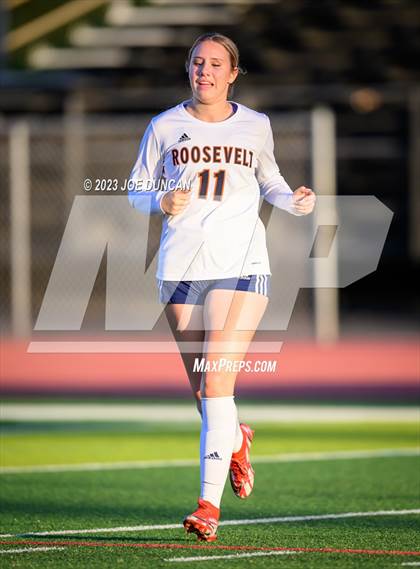 Thumbnail 1 in San Clemente vs Roosevelt (CIF-SS Division 1 Rd 1) photogallery.