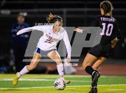 Thumbnail 1 in San Clemente vs Roosevelt (CIF-SS Division 1 Rd 1) photogallery.