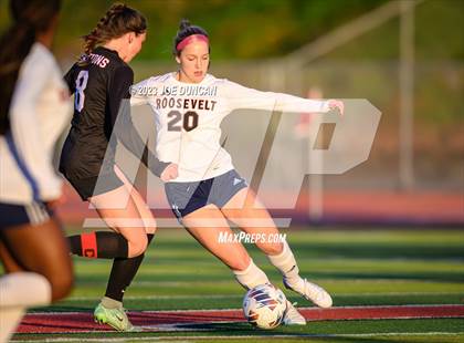 Thumbnail 3 in San Clemente vs Roosevelt (CIF-SS Division 1 Rd 1) photogallery.