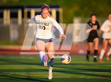 Thumbnail 3 in San Clemente vs Roosevelt (CIF-SS Division 1 Rd 1) photogallery.