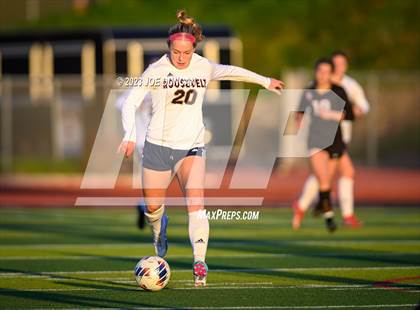 Thumbnail 2 in San Clemente vs Roosevelt (CIF-SS Division 1 Rd 1) photogallery.