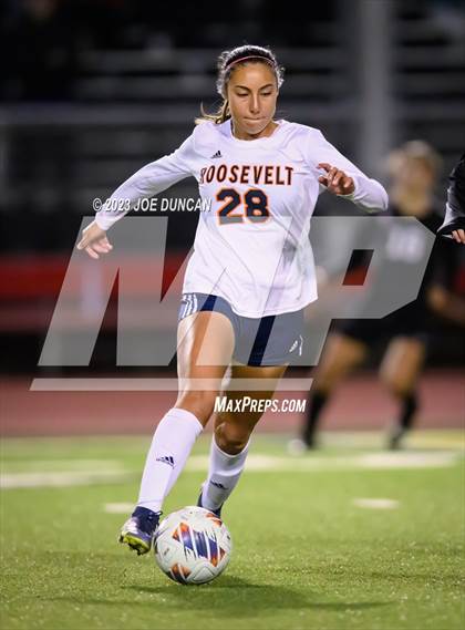 Thumbnail 2 in San Clemente vs Roosevelt (CIF-SS Division 1 Rd 1) photogallery.