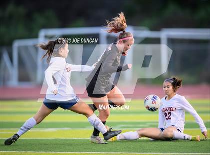 Thumbnail 3 in San Clemente vs Roosevelt (CIF-SS Division 1 Rd 1) photogallery.