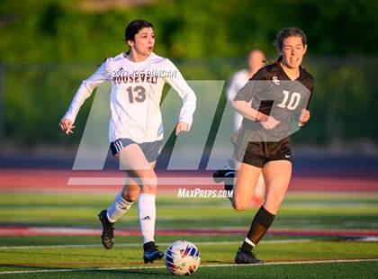 Thumbnail 1 in San Clemente vs Roosevelt (CIF-SS Division 1 Rd 1) photogallery.