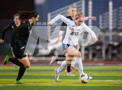 Thumbnail 2 in San Clemente vs Roosevelt (CIF-SS Division 1 Rd 1) photogallery.