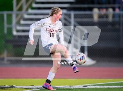 Thumbnail 3 in San Clemente vs Roosevelt (CIF-SS Division 1 Rd 1) photogallery.