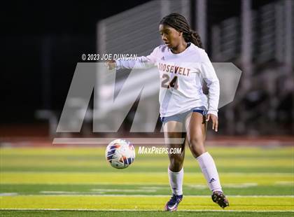 Thumbnail 3 in San Clemente vs Roosevelt (CIF-SS Division 1 Rd 1) photogallery.