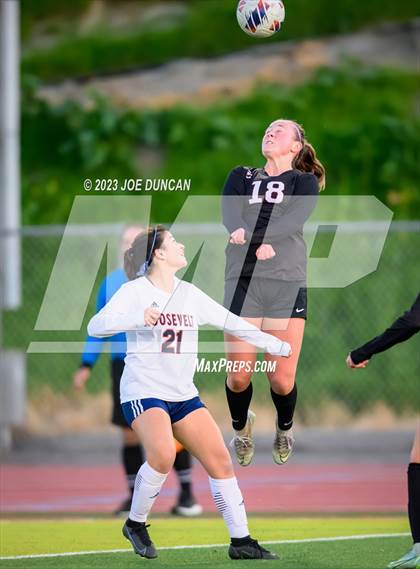 Thumbnail 3 in San Clemente vs Roosevelt (CIF-SS Division 1 Rd 1) photogallery.
