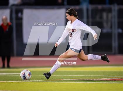 Thumbnail 2 in San Clemente vs Roosevelt (CIF-SS Division 1 Rd 1) photogallery.
