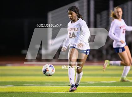 Thumbnail 2 in San Clemente vs Roosevelt (CIF-SS Division 1 Rd 1) photogallery.