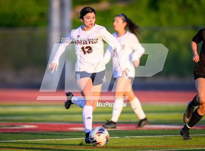 Thumbnail 2 in San Clemente vs Roosevelt (CIF-SS Division 1 Rd 1) photogallery.